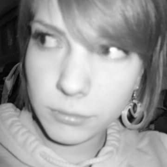 Meet your Posher, Anna - Picture 2 of 2